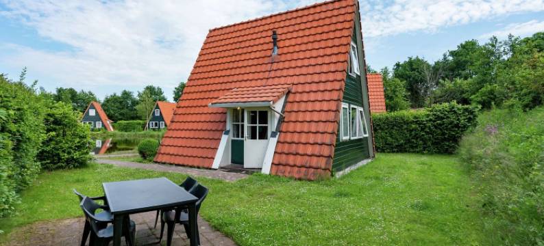 荷兰乡村宁静独立木屋(Detached Chalet in Tranquil Dutch Countryside)图片
