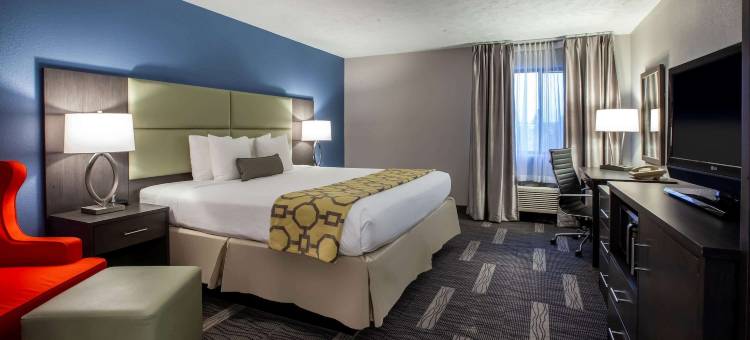 特拉弗斯城温德姆呗盟酒店(Baymont by Wyndham Traverse City)图片