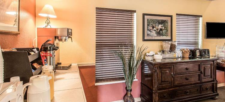 来福罗德威宾馆(Rodeway Inn)图片