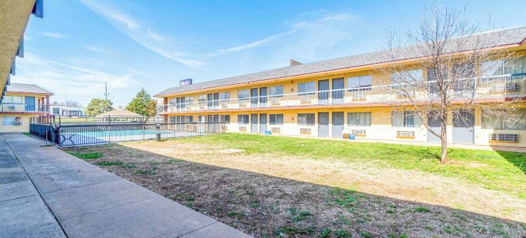 卡斯尔因苏伊特斯由OYO奇卡沙管理(Castle Inn & Suites by OYO Chickasha)图片