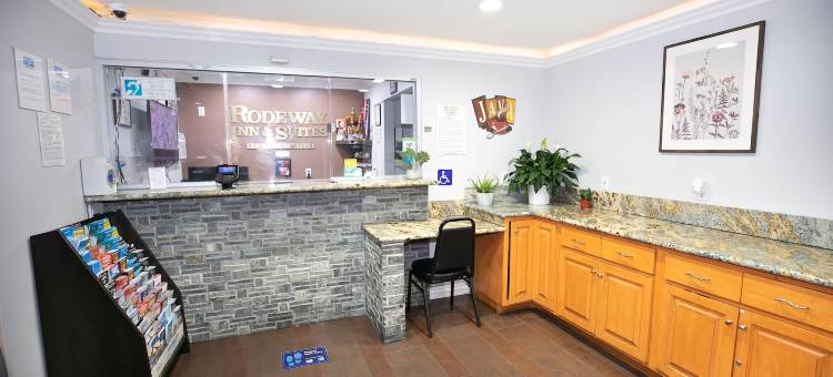罗德威套房酒店(Rodeway Inn & Suites)图片