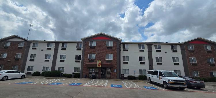 艾温DFW机场南温德姆速8酒店(Super 8 by Wyndham Irving DFW Airport/South)图片