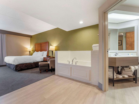 勒维尔坎伯兰舒适套房酒店