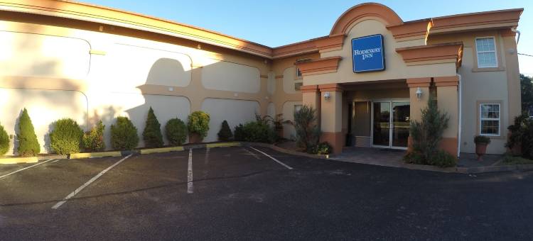 波因特普莱森特海滩罗德威酒店(Rodeway Inn Point Pleasant Beach)图片