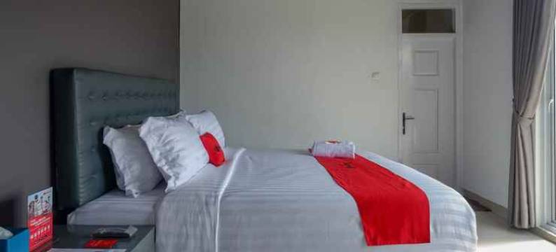 红多兹酒店-近三宝垄武吉萨里(RedDoorz Near Bukitsari Semarang)图片