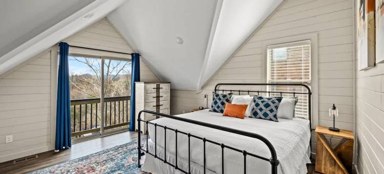 新湖景 室内泳池 可住14人 热水浴缸(NEW Lake View Indoor Pool Sleeps 14 Hot Tub)图片