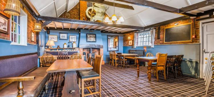 瓦尔汉普顿阿尔姆斯酒店(The Walhampton Arms)图片