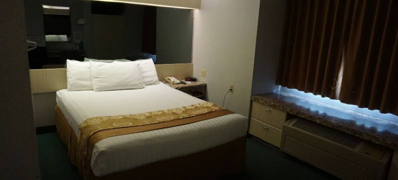 托纳万达中心路酒店(CenterWay Hotel Tonawanda)图片