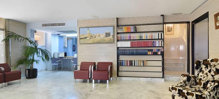 塔拉戈纳中心乌比斯住宿加早餐旅馆(B&B Hotel Tarragona Centro Urbis)图片