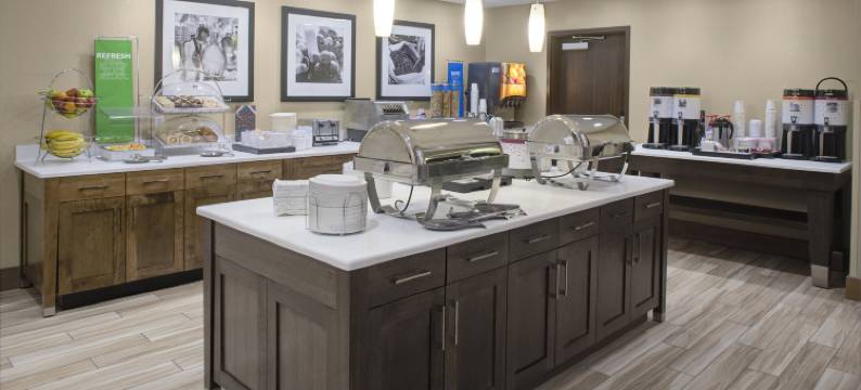 雪城华美达酒店(Hampton Inn & Suites Syracuse-North (Airport Area))图片