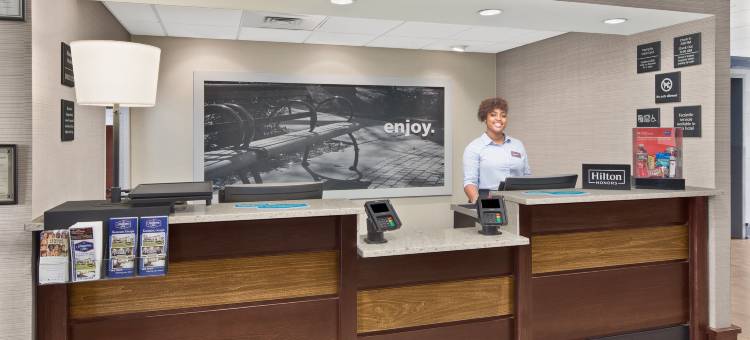 亚特兰大市中心肯纳瑟欢朋酒店(Hampton Inn Atlanta-Town Center/Kennesaw)图片