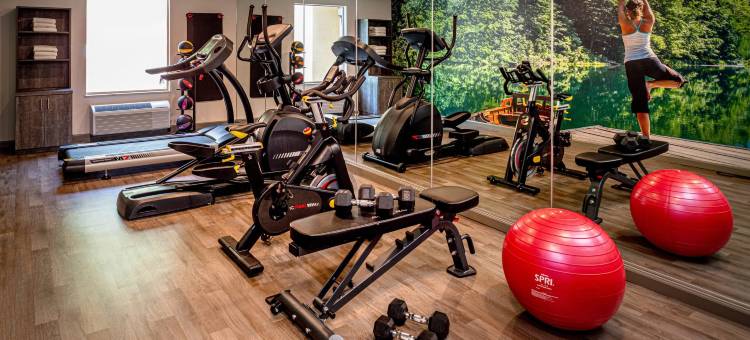 贝克利凯隆波因特酒店(Clarion Pointe Beckley)图片