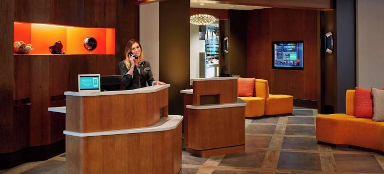 乔治湖万怡酒店(Courtyard Lake George)图片