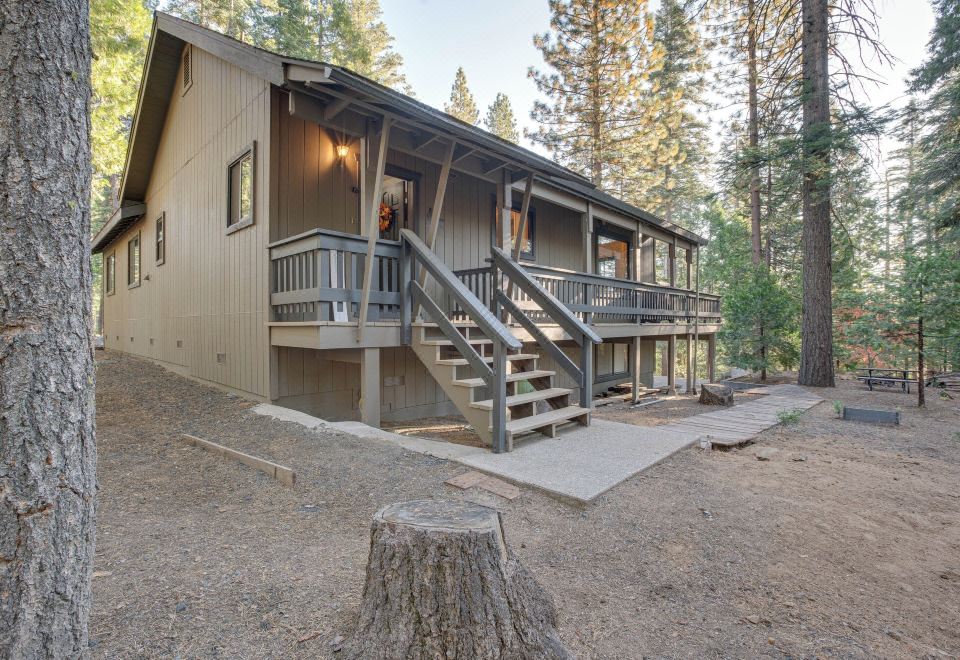 Arnold Cabin Near Calaveras Big Trees State Park! Hotel Overview