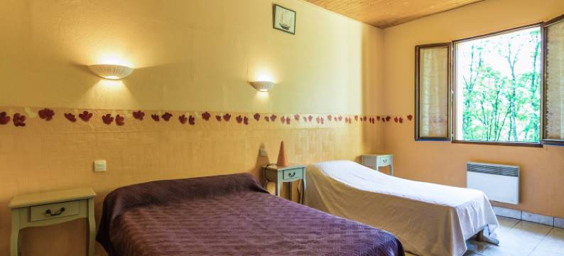 Quiet holiday home with shared pool图片