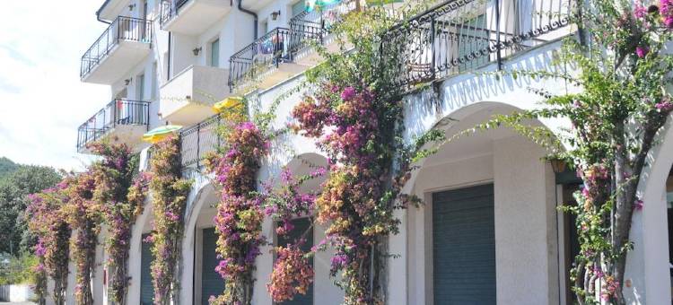 博尔戈德加丽乌利维2号度假村(Residence Il Borgo Degli Ulivi Resort)图片