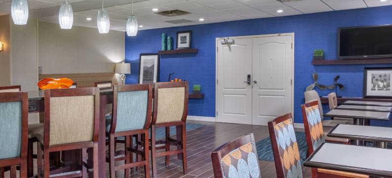 希尔顿欢朋酒店-埃德尔(Hampton Inn Adel)图片