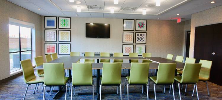 智选假日套房酒店-柯克斯维尔大学区(Holiday Inn Express & Suites Kirksville - University Area)图片