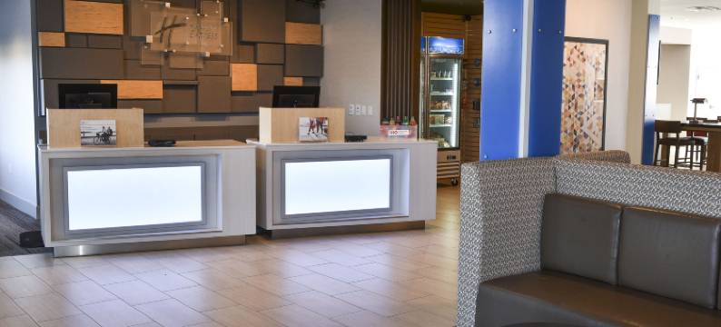 麦迪逊维尔智选假日套房酒店(Holiday Inn Express & Suites MADISONVILLE by IHG)图片