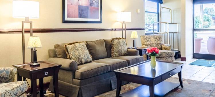 林奇堡大学附近凯艺酒店(Quality Inn Lynchburg Near University)图片