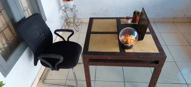 OYO 酒店阿尔阿沙尔旅馆靠近阿西尔乌拜小吃店(Hotel O Penginapan Al-asharNearWarung Acil Ubai)图片