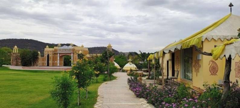 罗哈加尔堡渡假村(Lohagarh Fort Resort)图片