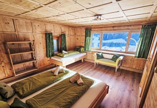 Apart 14 Hotel Overview