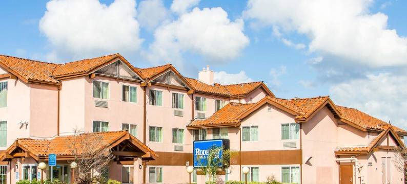 罗德韦套房酒店(Rodeway Inn & Suites Hayward - Oakland South)图片