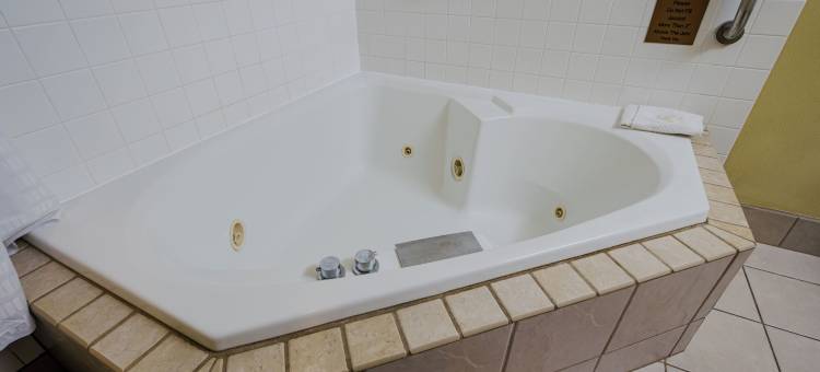 西切斯特-北辛辛那提 I-75 凯艺酒店(Quality Inn I-75 West Chester-North Cincinnati)图片