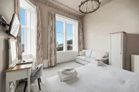Corran House Guest House - Homestays