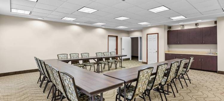 舒适套房酒店(Comfort Suites Edinboro)图片
