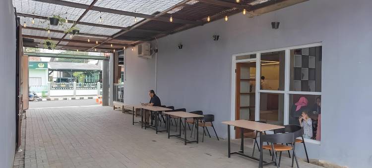 红门酒店近Alun-Alun Garut(Urbanview Hotel Ultima Veteran Garut)图片