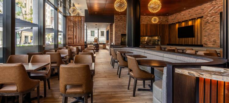 蒙特利尔市中心希尔顿安泊酒店(Embassy Suites by Hilton Montreal)图片