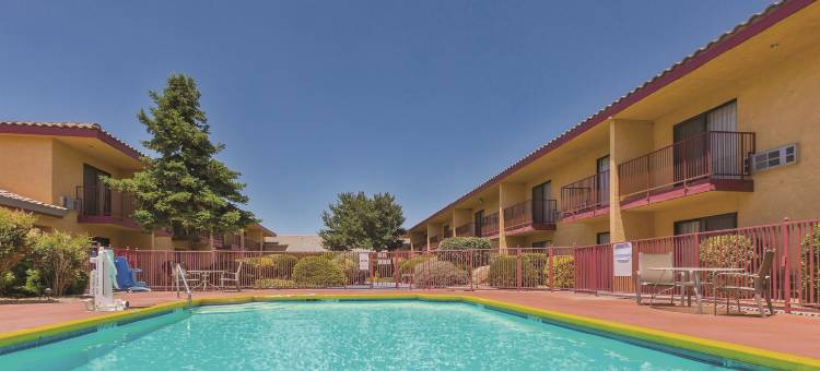 特哈查比温德姆呗盟酒店(Baymont by Wyndham Tehachapi)图片