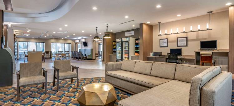 罗德岱尔堡机场-邮轮码头舒适套房酒店(Comfort Suites Fort Lauderdale Airport & Cruise Port)图片