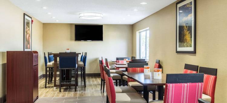 桑达斯基诺瓦克舒适酒店(Comfort Inn Norwalk - Sandusky)图片