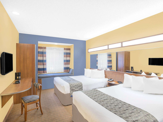 米利-罗切斯特机场麦客达套房酒店