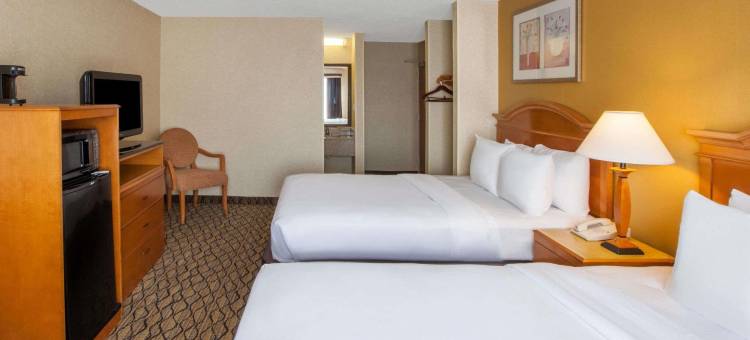 坎顿呗盟套房酒店(Baymont by Wyndham Canton)图片