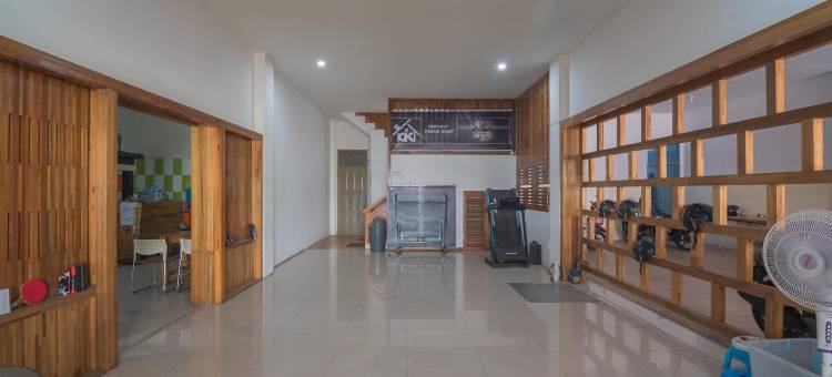 红多兹酒店-近查加玛达坤甸(RedDoorz Near Gajah Mada Pontianak)图片