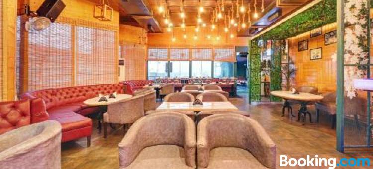 Super Townhouse Oak Silver City Chowk Formerly HW Residency图片