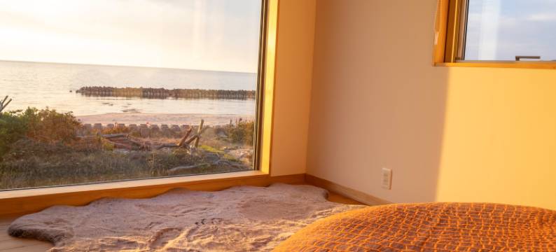 黑岛天良的出租别墅，是北前船主和水手的城镇。(Captains House Great View on Former Salt Farm)图片