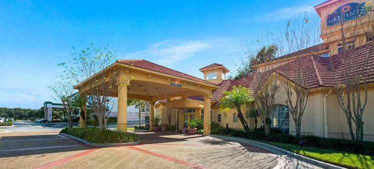 南佛罗里达大学拉昆塔温德姆套房酒店-近布希花园(La Quinta Inn & Suites by Wyndham USF (Near Busch Gardens))图片