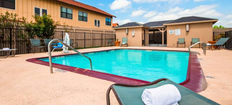 卡里索斯普林斯贝斯特韦斯特优质套房酒店(Best Western Plus Carrizo Springs Inn  Suites)图片