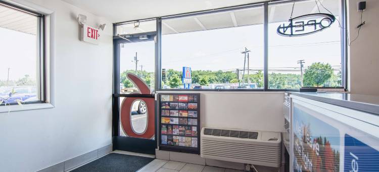 格拉斯波罗罗文大学6号汽车旅馆(Motel 6 Glassboro, NJ - Rowan University)图片