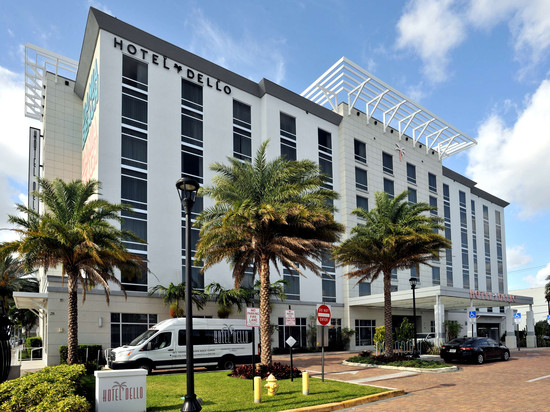 戴洛劳德代尔堡机场酒店，希尔顿启缤精选