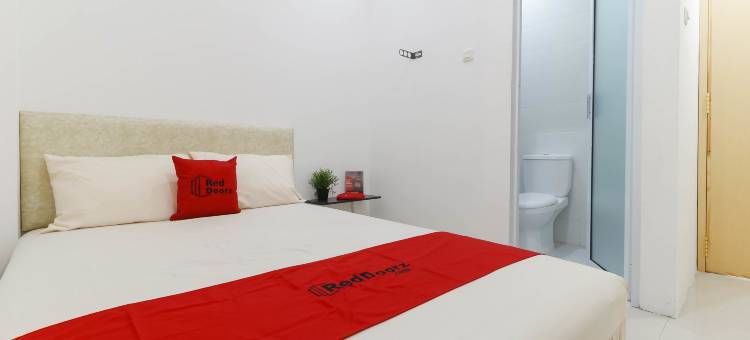 红多兹Plus酒店@卡布克商业区(RedDoorz Plus @ Kapuk Business Park)图片