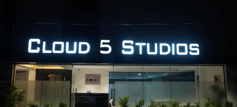 Fabhotel Prime Cloud 5工作室(FabHotel Prime Cloud 5 Studios)图片