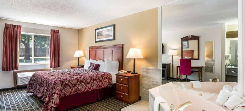 锡达拉皮兹罗德威酒店(Rodeway Inn)图片