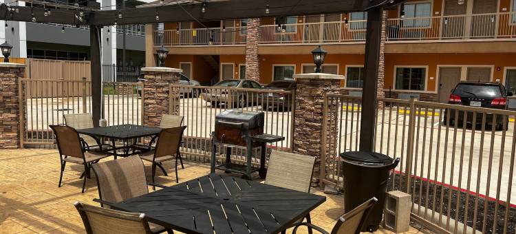 休斯顿西北赛普拉斯温德姆速8酒店(Super 8 by Wyndham Houston Northwest Cypress)图片