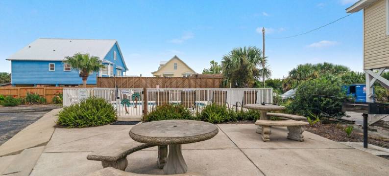 Booking Now for Spring Break! Across from the Beach& Close to the Heart of Town!图片